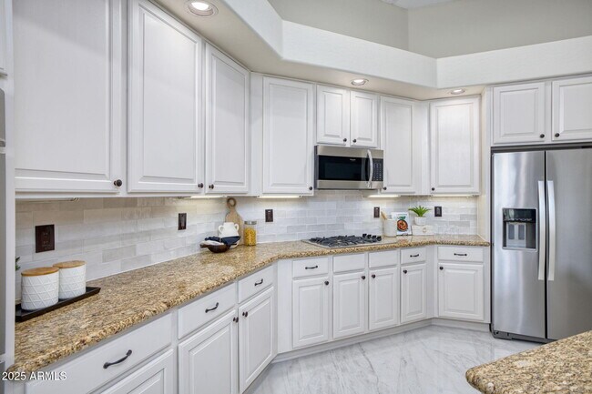 Building Photo - 12706 E Desert Cove Ave