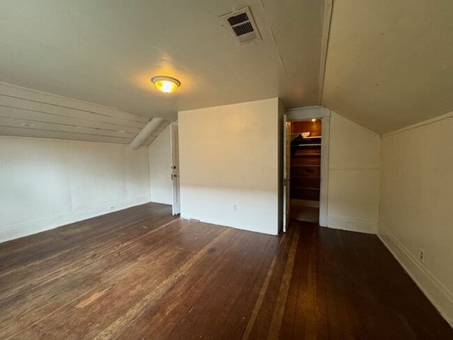 Building Photo - 1841 H St