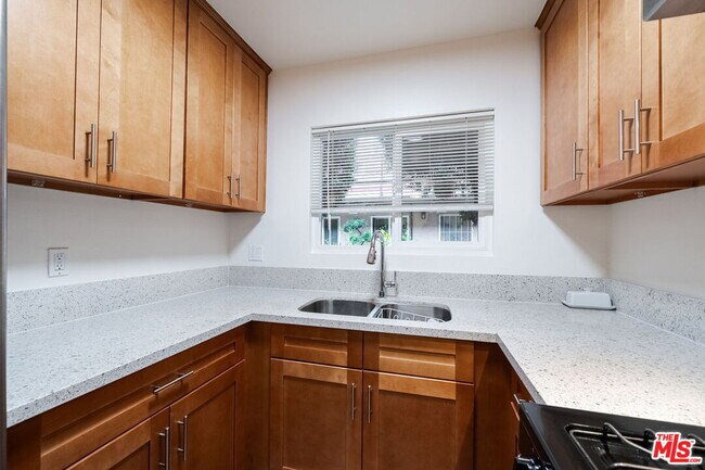 Building Photo - 13343 Victory Blvd