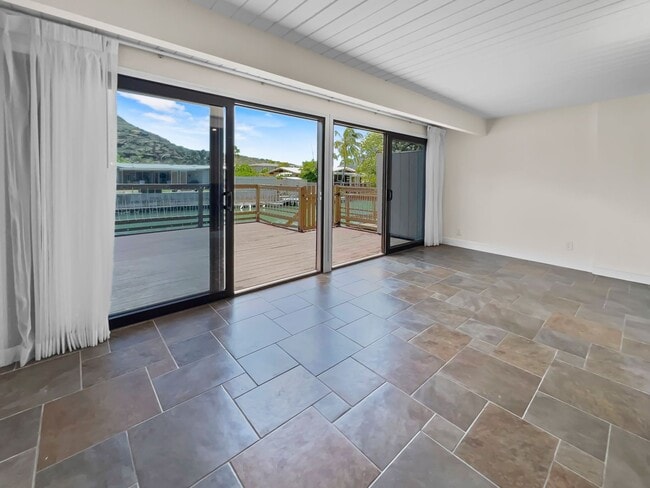 Building Photo - Video! Waterfront Townhouse w/Boat Dock!