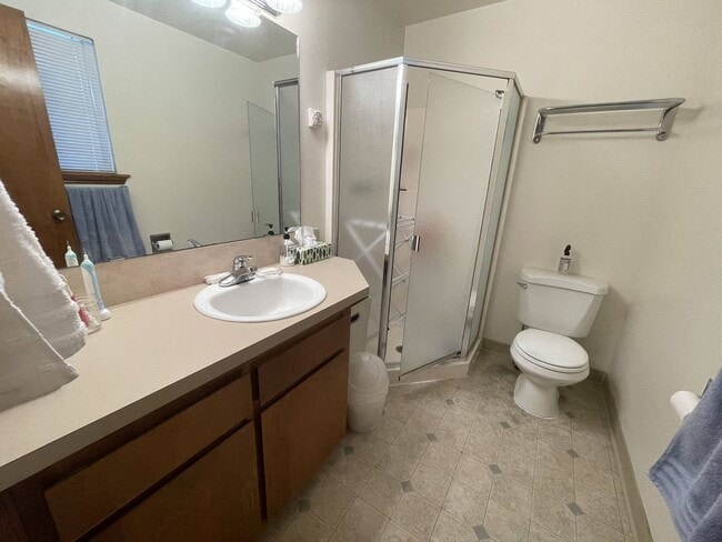Building Photo - Lovely 3bed/2bath Ranch style home with HUGE private yard in a peaceful cul-de-sac!