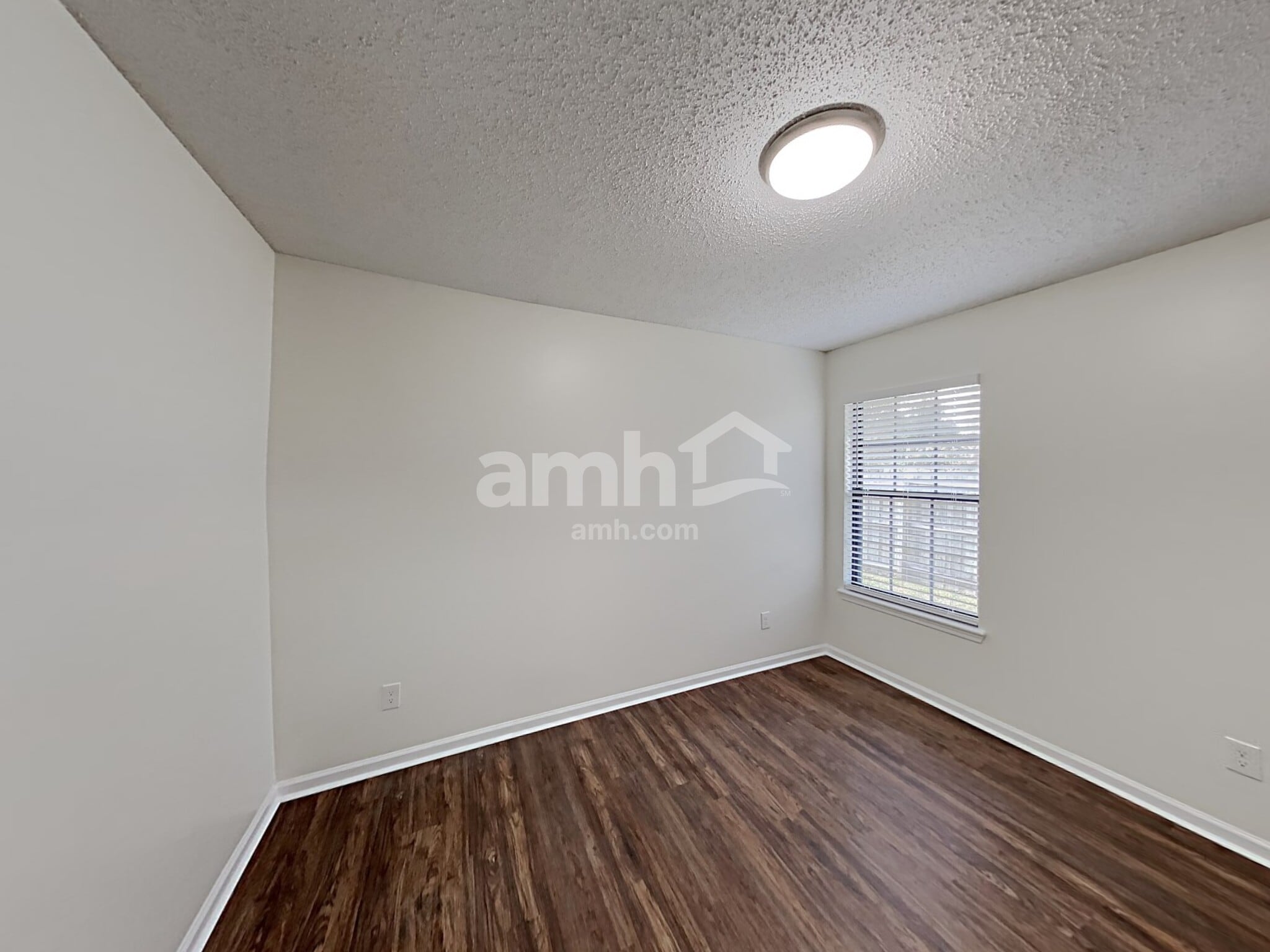 Building Photo - 7590 Fawn Lake Dr N