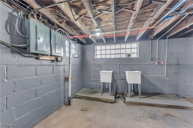 Building Photo - 10613 Sandusky Ave