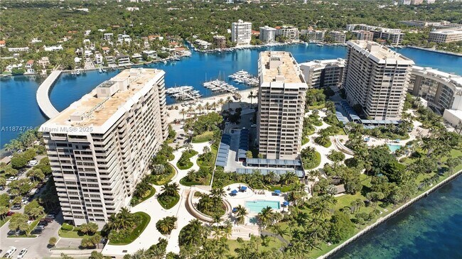 Building Photo - 3 Grove Isle Dr