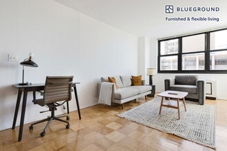 Building Photo - 200 E 72nd St