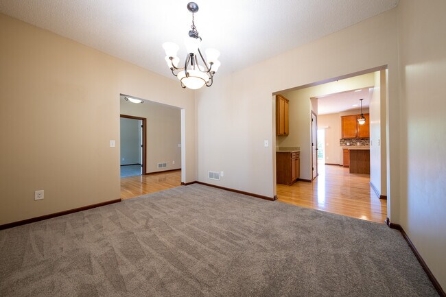 Building Photo - 16549 Dodd Ln