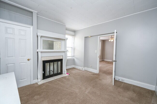 Building Photo - 2344 W Clifton Ave