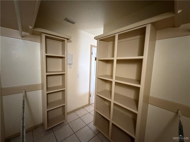 Building Photo - 25 N 7th St