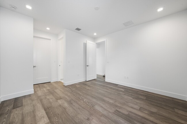 Building Photo - 8561 Crystal Downs Ave