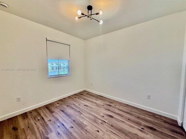 Building Photo - 2767 SE 25th Ave