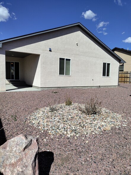 Building Photo - 2310 Cliffmoor Ln