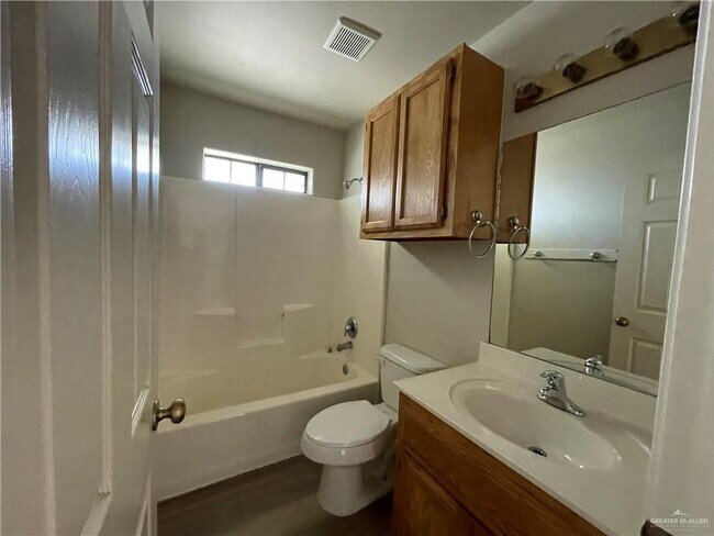 Building Photo - 13 Dora Jeanne Dr