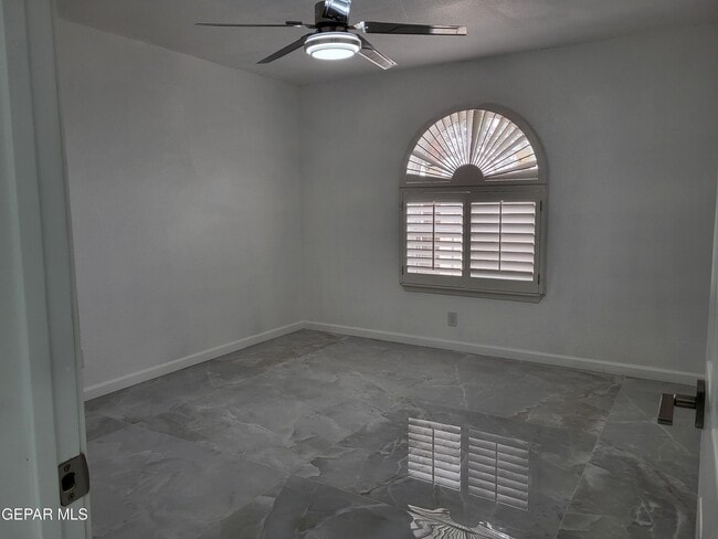 Building Photo - 806 Cortijo Dr