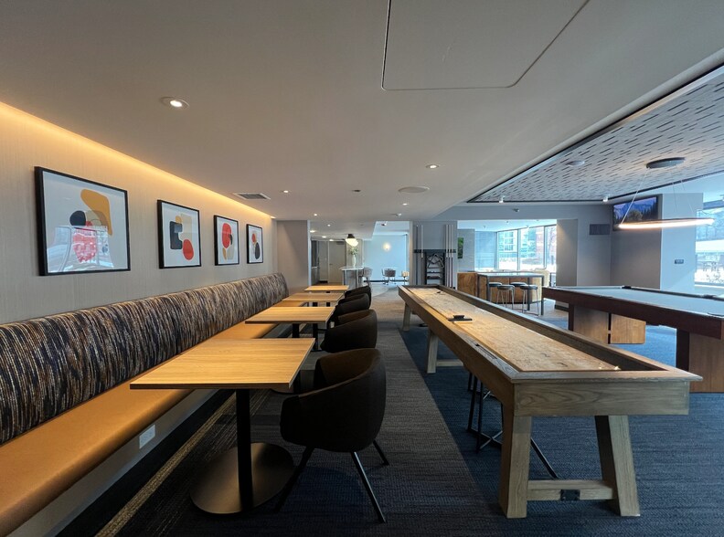 Building Photo - 645 N Kingsbury St