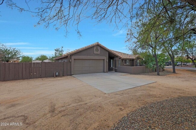 Building Photo - 501 E Desert Hills Estate Dr