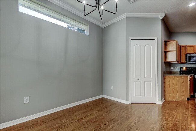 Building Photo - 9002 Spring Garden Way