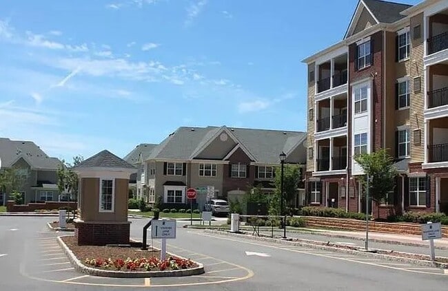 Building Photo - 72 Andrews Way