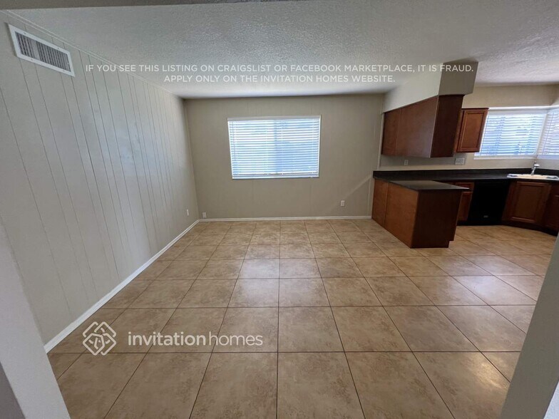 Building Photo - 4619 W Saguaro Dr