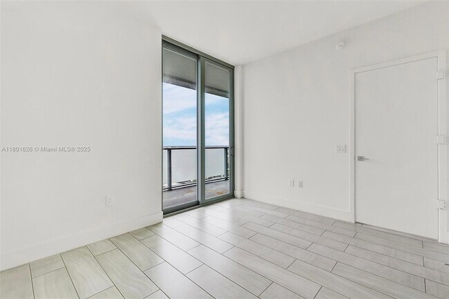 Building Photo - 2000 Metropica Wy