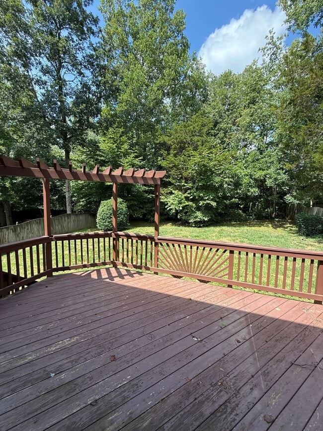 Building Photo - 5106 Higgins Dr