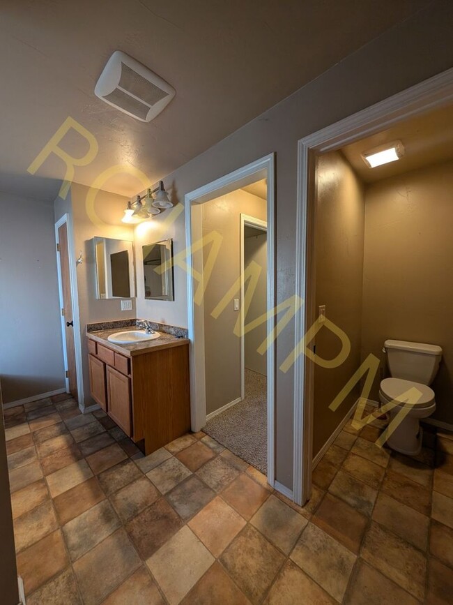 Building Photo - Charming 3-bed 2-bath Home at the Edge of ...