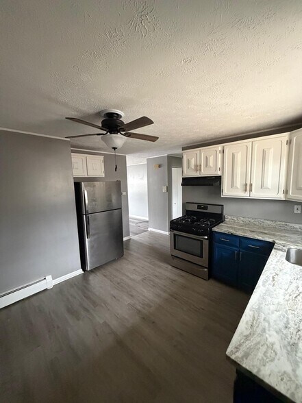 Building Photo - 1081 Blue Hills Ave