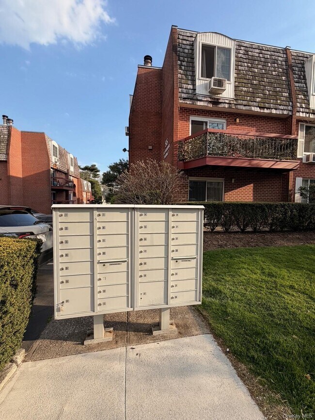 Building Photo - 55 N Broadway