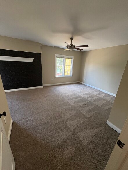 Primary Bedroom - 1924 N Talbott St