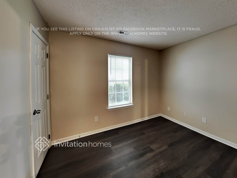 Building Photo - 1707 Oakdale Green Dr