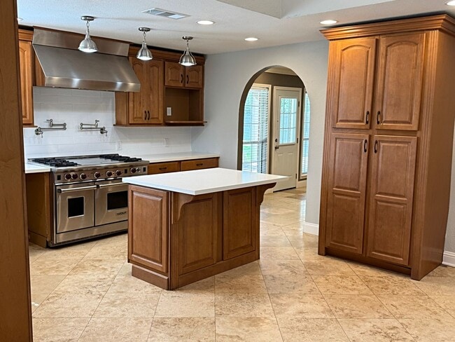 Building Photo - 2312 Lisa Ln