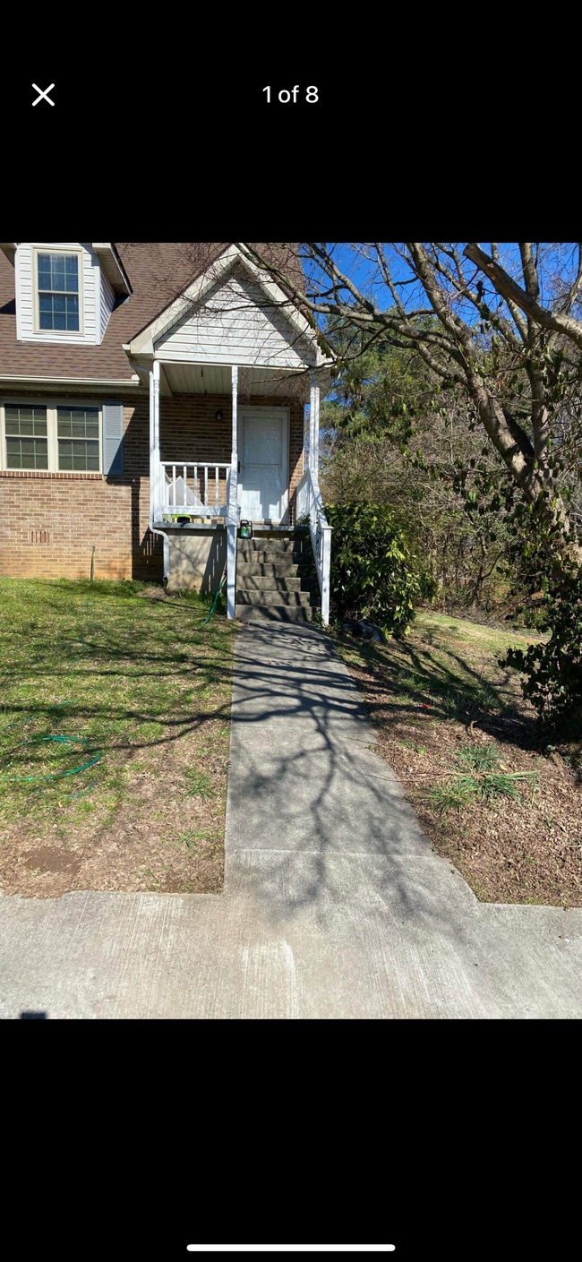 Building Photo - 2008 Countryhill Ln