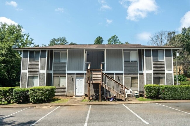 Primary Photo - 709 Pointe Ct