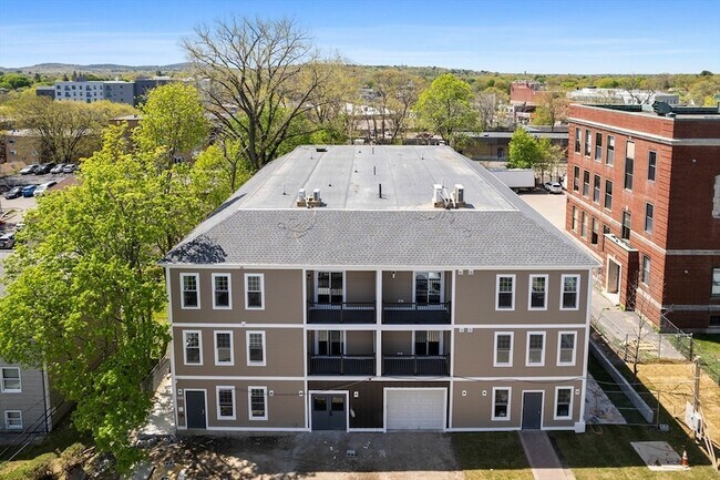 Building Photo - 43-47 Fremont Street Unit 8