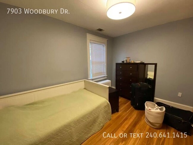 Building Photo - 7903 Woodbury Dr