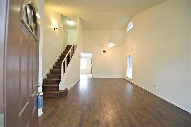 Primary Photo - 1002 Dover Pass