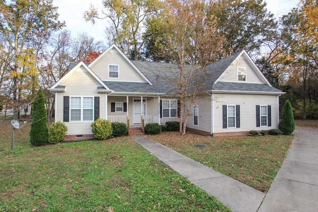 Building Photo - Main level living in Murfreesboro!