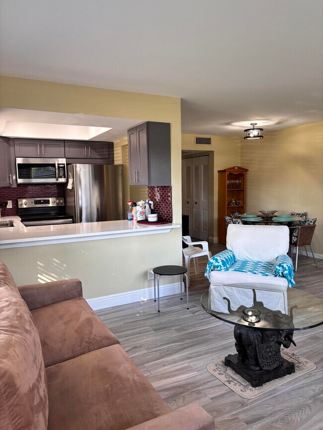 Building Photo - 197 Sussex K