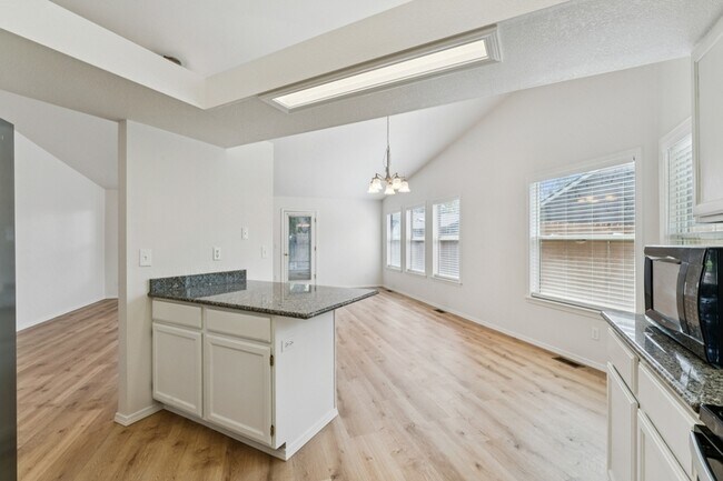 Building Photo - 5360 N Noble Fir Ave
