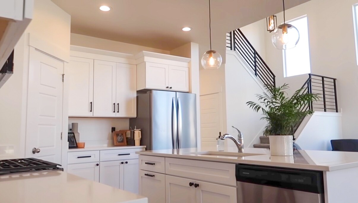 Building Photo - 118 N Lasalle Dr