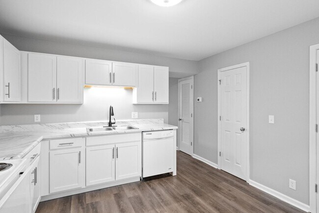 Building Photo - 358 Peabody Dr