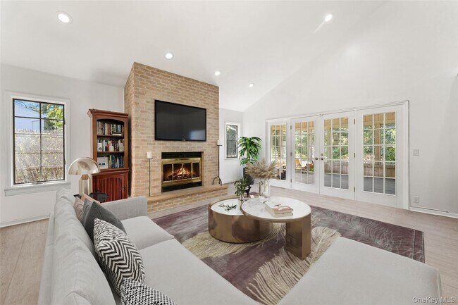 Building Photo - 14 Earlwood Dr