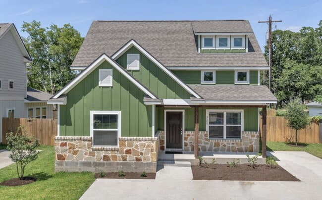 Building Photo - 3209 Link St