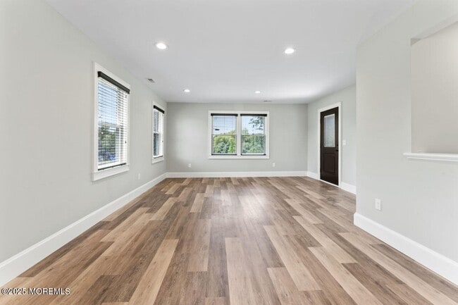 Building Photo - 553 Colts Neck Rd