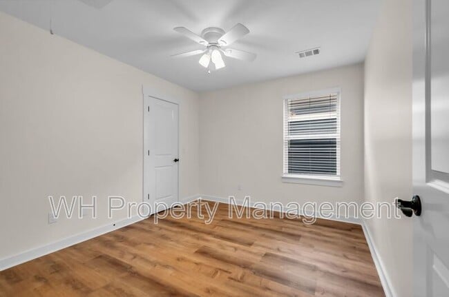 Building Photo - 541 Eastboro Dr