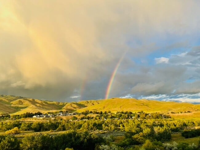Building Photo - Immaculate Rim Home w/Stunning Views
