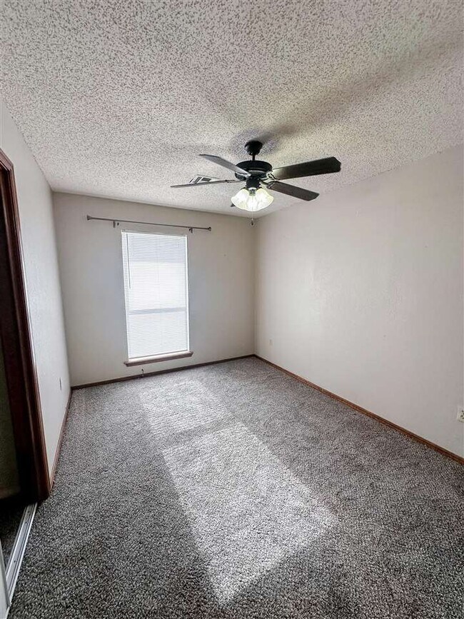 Building Photo - 4714 SE 47th St