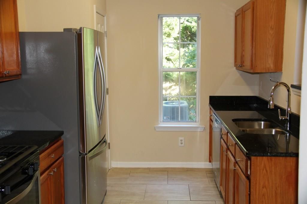 Building Photo - 962 Tree Creek Blvd