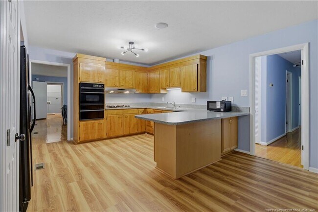 Building Photo - 1829 Martindale Dr
