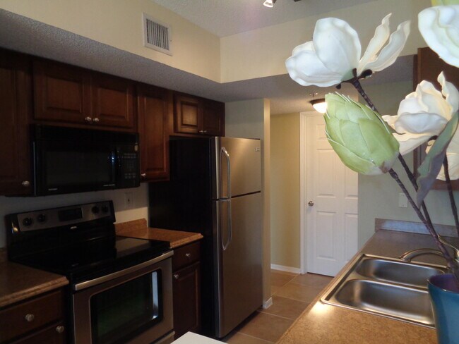 Building Photo - 1650 N 42ND Cir