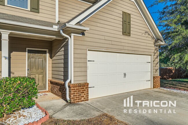 Building Photo - 3479 Sandstone Trail SE